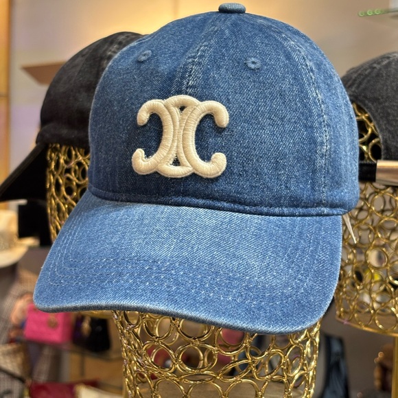 Stylish Denim Caps with Embroidered Logo - Picture 4 of 4